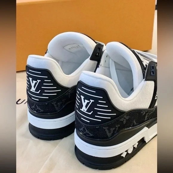 Louis Vuitton Trainer Sneaker Black and White US 11 - Picture 8 of 8